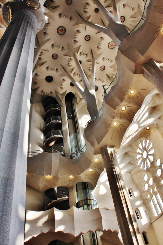 Foto: Interior de la Sagrada Familia - Barcelona (Cataluña), España