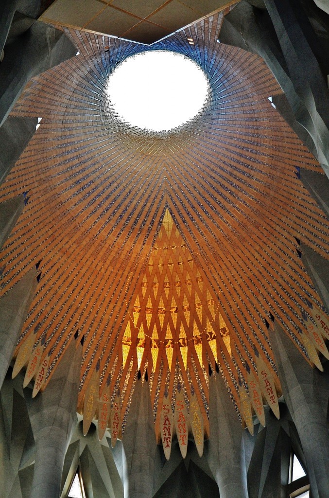 Foto: Interior de la Sagrada Familia - Barcelona (Cataluña), España