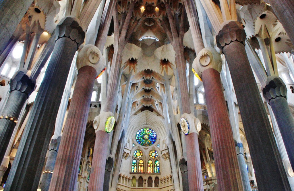 Foto: Interior de la Sagrada Familia - Barcelona (Cataluña), España