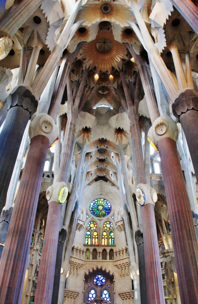 Foto: Interior de la Sagrada Familia - Barcelona (Cataluña), España