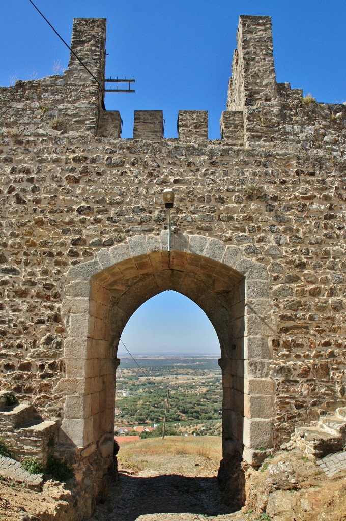 Foto: Puerta de la muralla - Evoramonte (Évora), Portugal