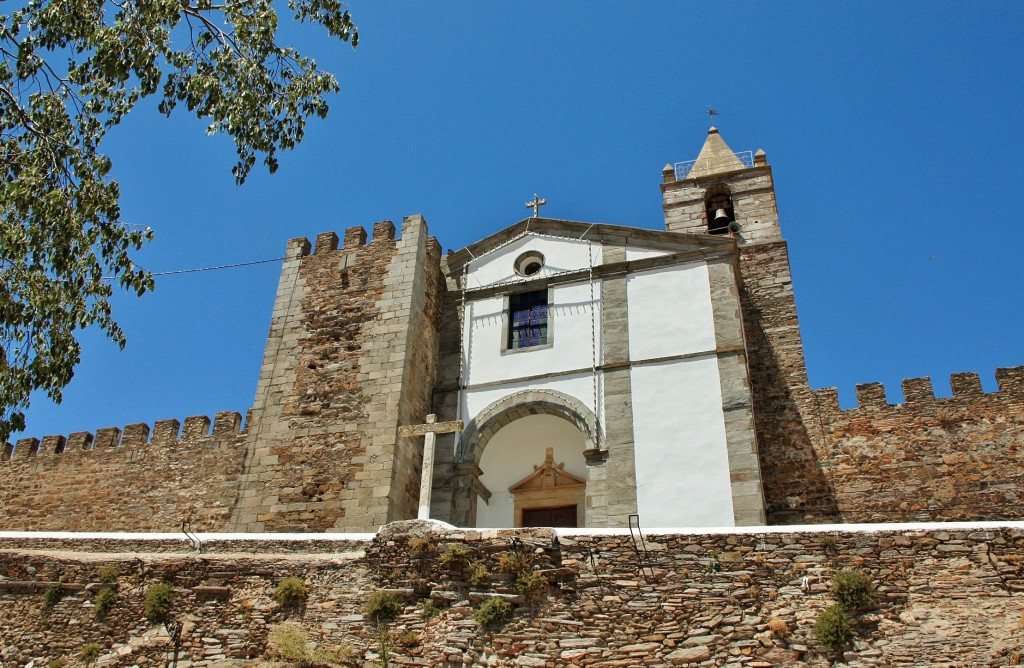 Foto: Iglesia - Mourao (Évora), Portugal