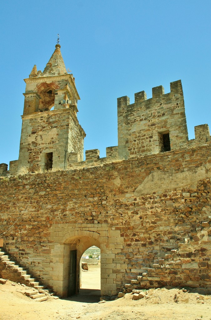 Foto: Recinto amurallado - Mourao (Évora), Portugal