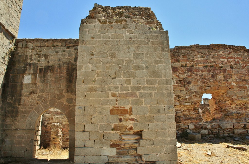 Foto: Recinto amurallado - Mourao (Évora), Portugal