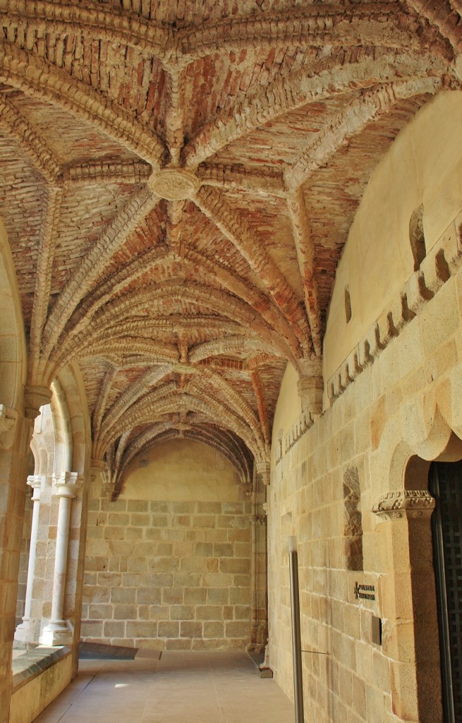 Foto: Monasterio de Santa María - Flor da Rosa (Portalegre), Portugal