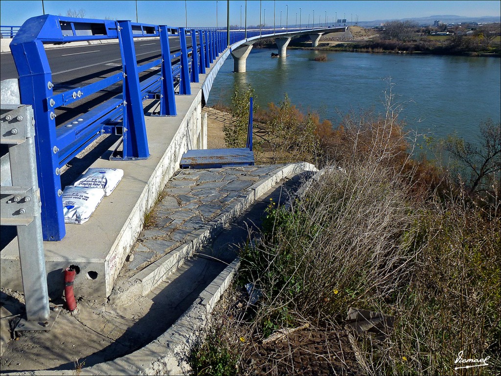 Foto: 130106-04 PUENTE EBRO Z-40 - Zaragoza (Aragón), España