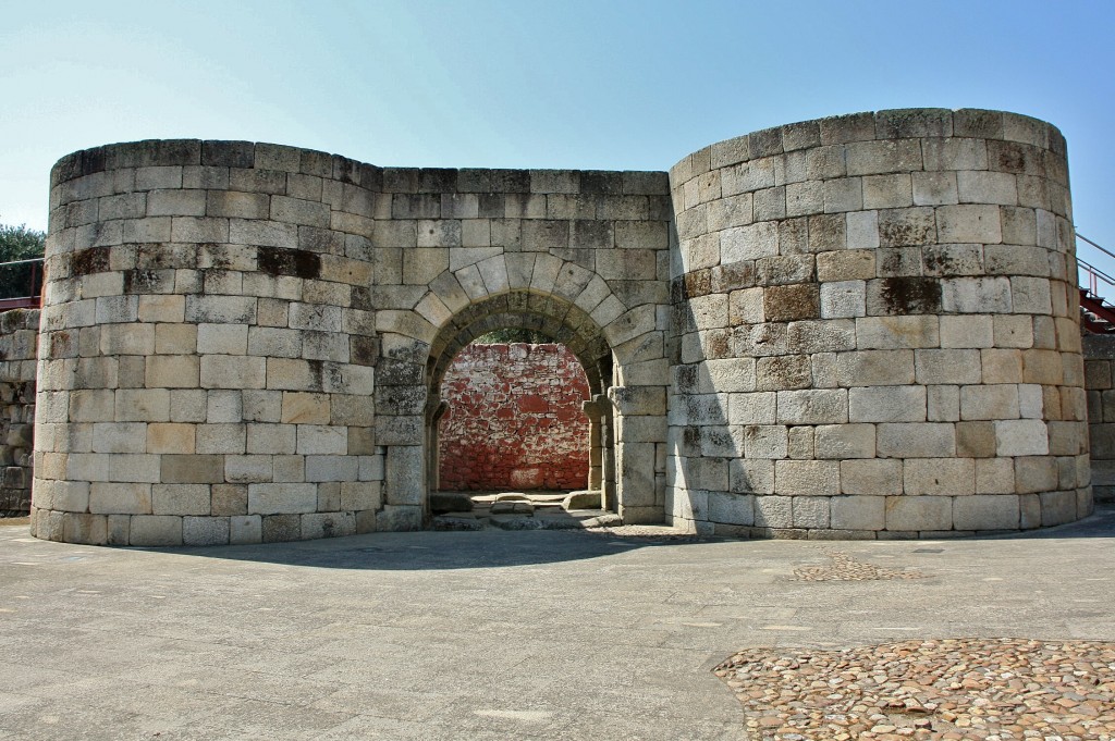 Foto: Antigua puerta de la muralla - Idanha-a-Velha (Castelo Branco), Portugal