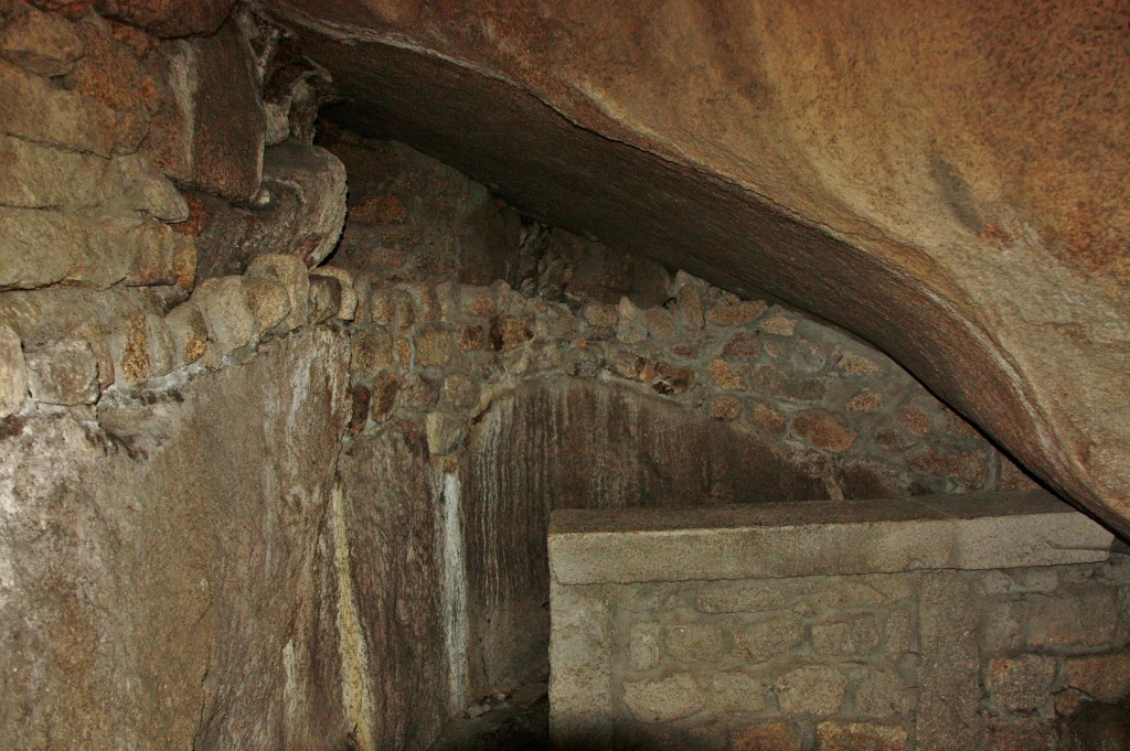 Foto: Interior de una piedra - Monsanto (Castelo Branco), Portugal