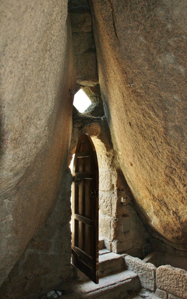 Foto: Interior de una piedra - Monsanto (Castelo Branco), Portugal