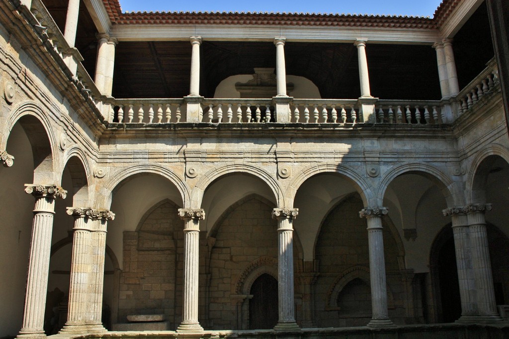 Foto: Claustro de la catedral - Viseu, Portugal