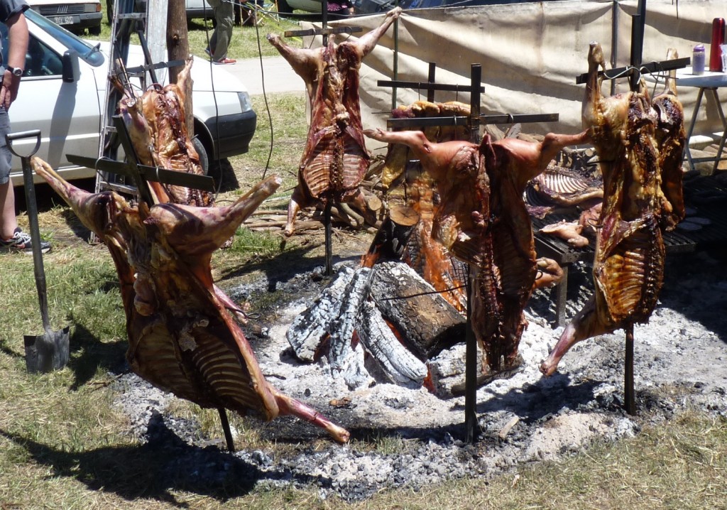 Foto: Fiesta del cordero. - Mar de Cobo (Buenos Aires), Argentina