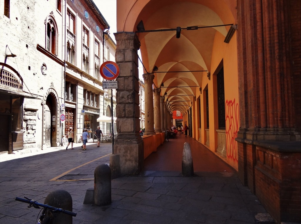 Foto: Via Santo Stefano - Bologna (Emilia-Romagna), Italia