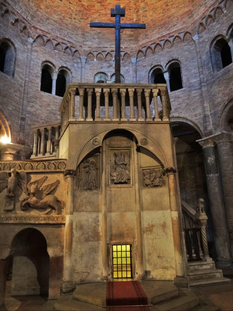 Foto: Abbazia di Santo Stefano - Bologna (Emilia-Romagna), Italia