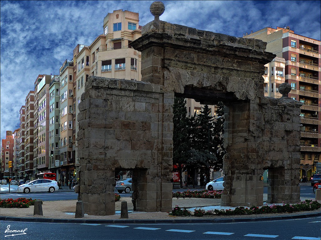 Foto: 131127-03 PUERTA DEL CARMEN - Zaragoza (Aragón), España