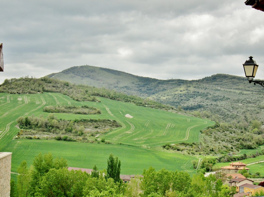 Foto: Vista desde el pueblo - Treviño (Burgos), España