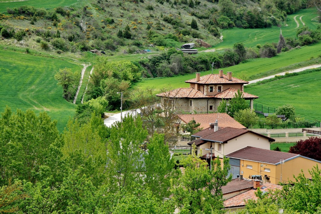 Foto: Vista desde el pueblo - Treviño (Burgos), España