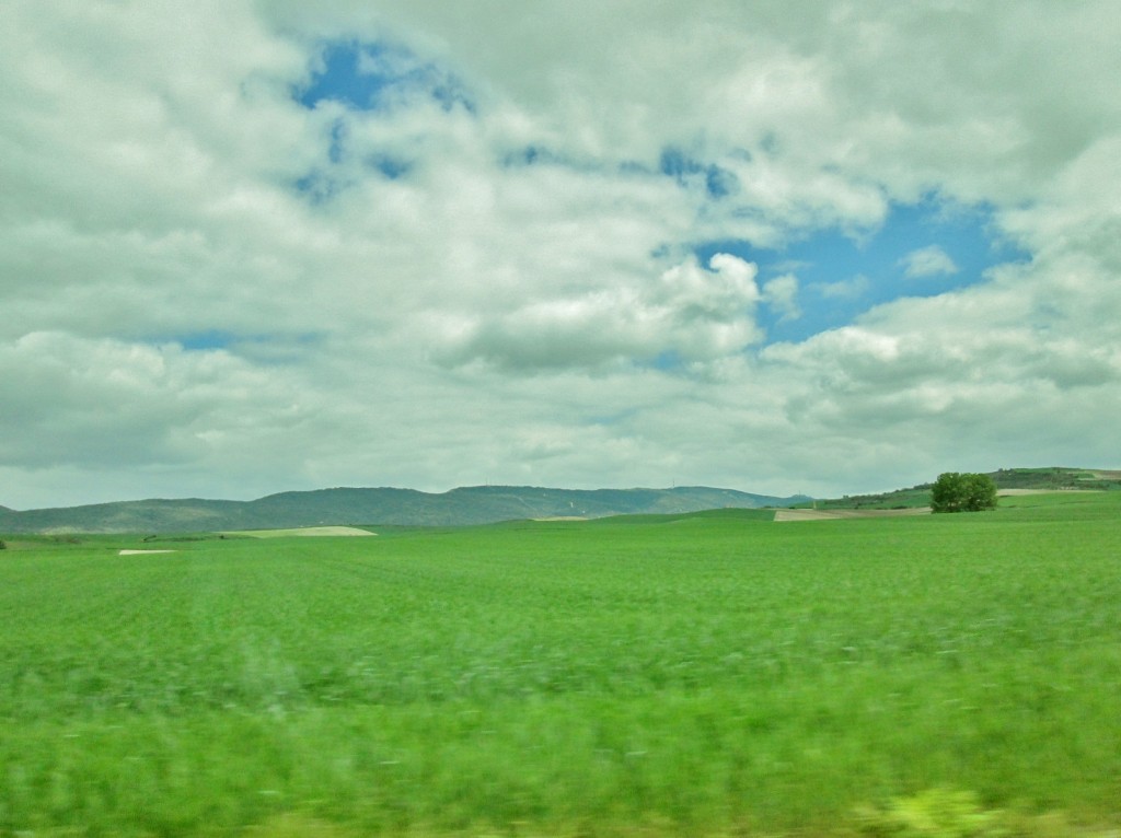 Foto: Vista desde el pueblo - Treviño (Burgos), España