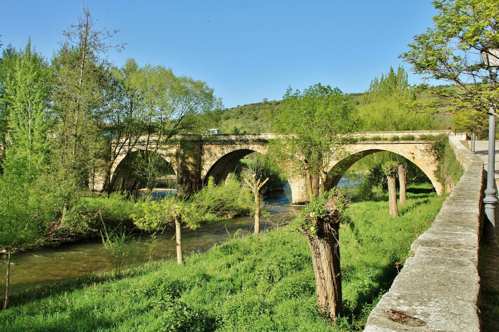 Foto: Puente sobre el Arlanza - Covarrubias (Burgos), España