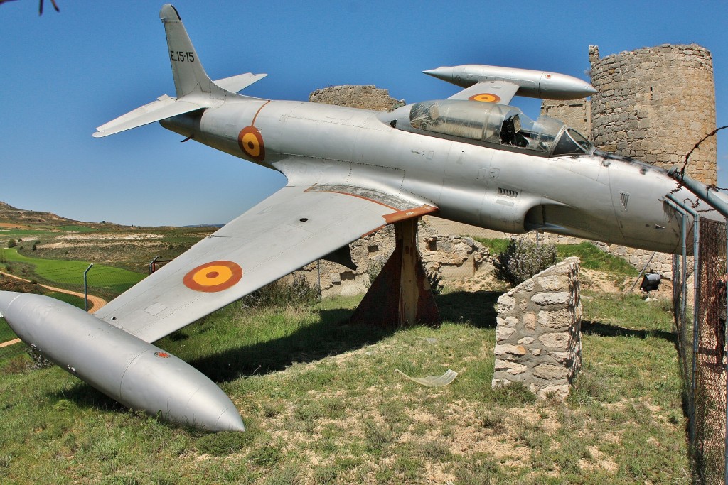 Foto: Avión conmemorativo - Coruña del Conde (Burgos), España