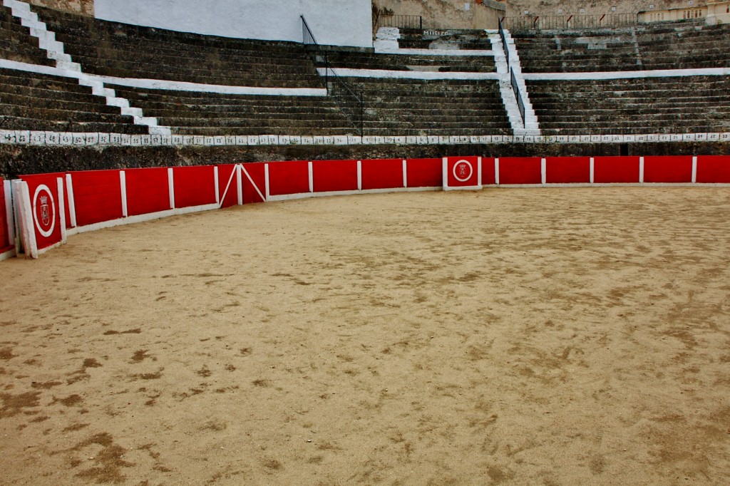 Foto: Plaza de toros cabada en la roca - Bocairent (València), España