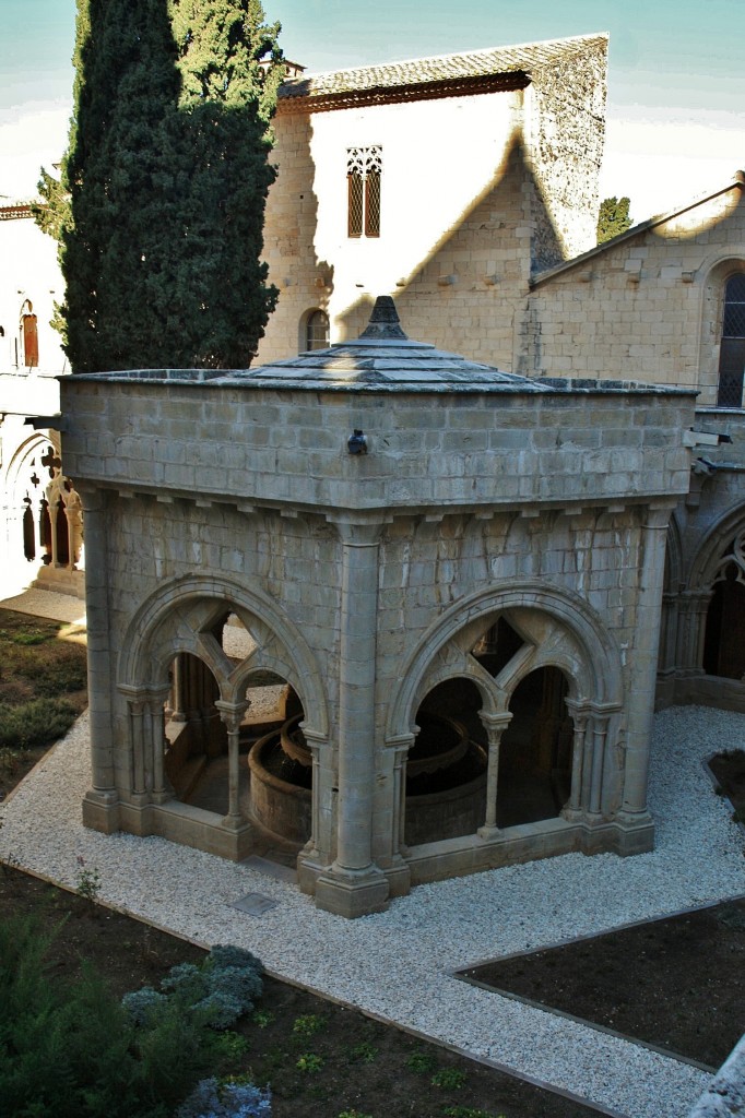 Foto: Monasterio de Poblet: claustro - Vimbodí i Poblet (Tarragona), España