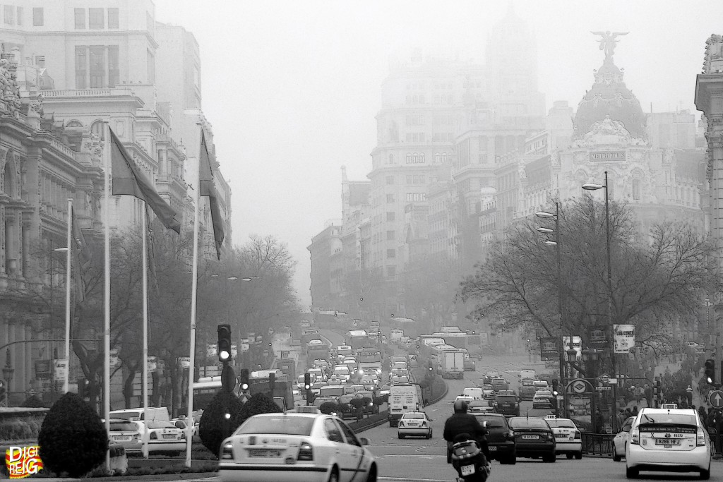 Foto: Niebla en la Ciudad-Calle de Alcalá - Madrid (Comunidad de Madrid), España