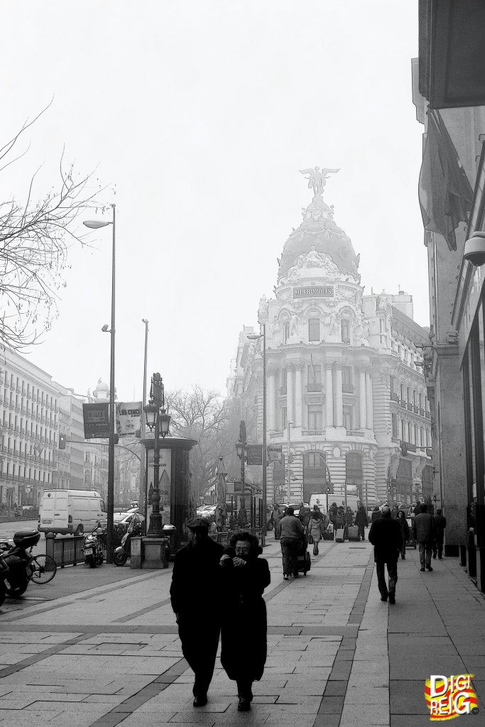 Foto: Niebla en al Ciudad-Calle de Alcalá - Madrid (Comunidad de Madrid), España