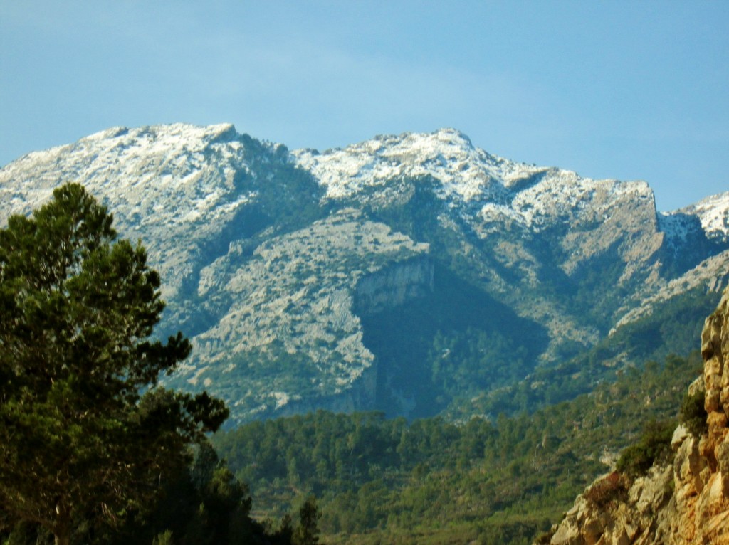 Foto: Montañas nevadas - Paüls (Tarragona), España