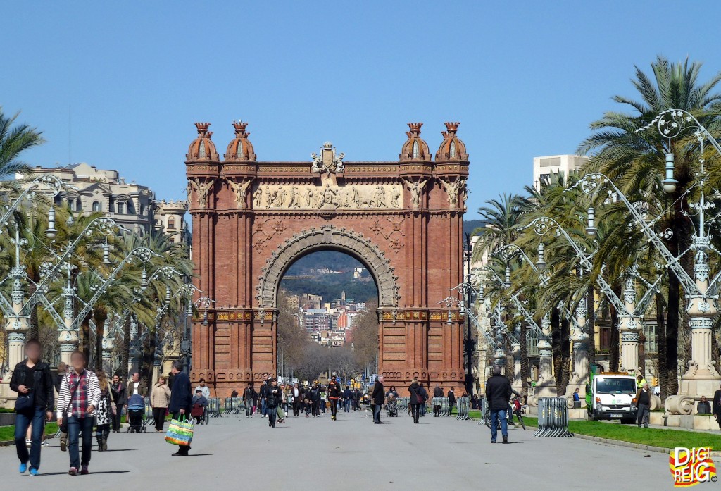 Foto: Arco de Triunfo desde el Paseo Luis Companys - Barcelona (Cataluña), España