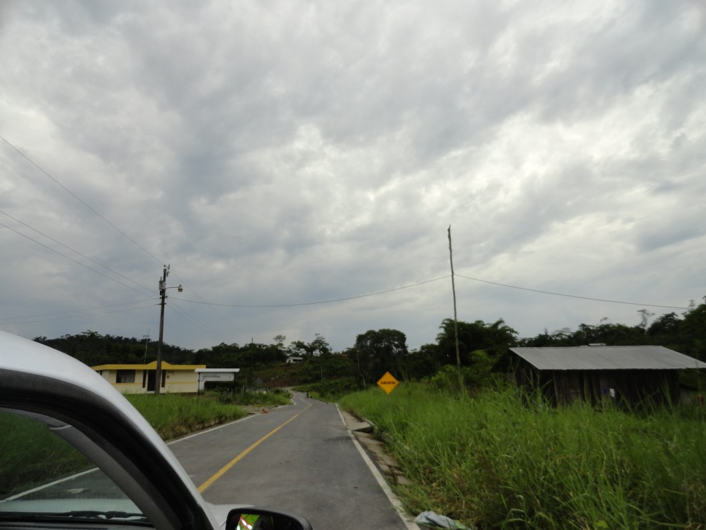 Foto: carretera - Simón Bolívar (Sucre) (Pastaza), Ecuador