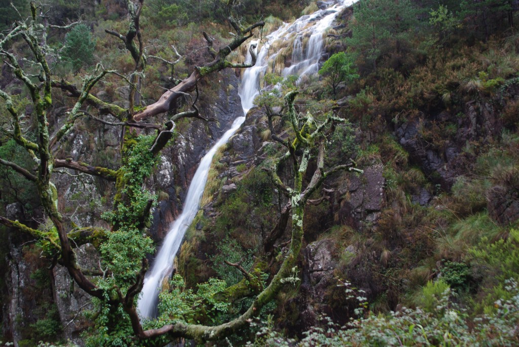 Foto: Cascata de Leonte - Terras de Bouro, Portugal