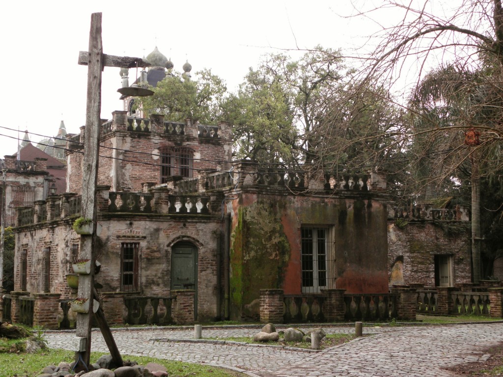 Foto: Campanópolis - González Catán (Buenos Aires), Argentina