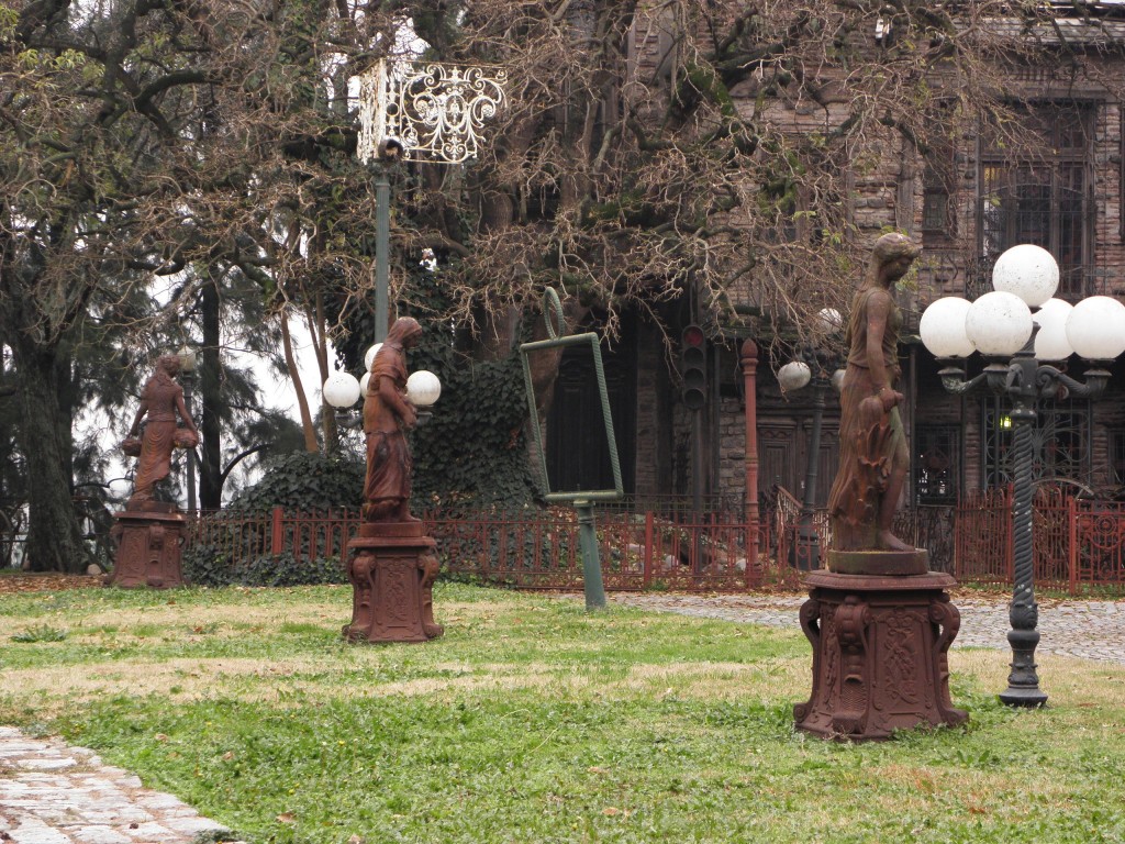 Foto: Campanópolis - González Catán (Buenos Aires), Argentina