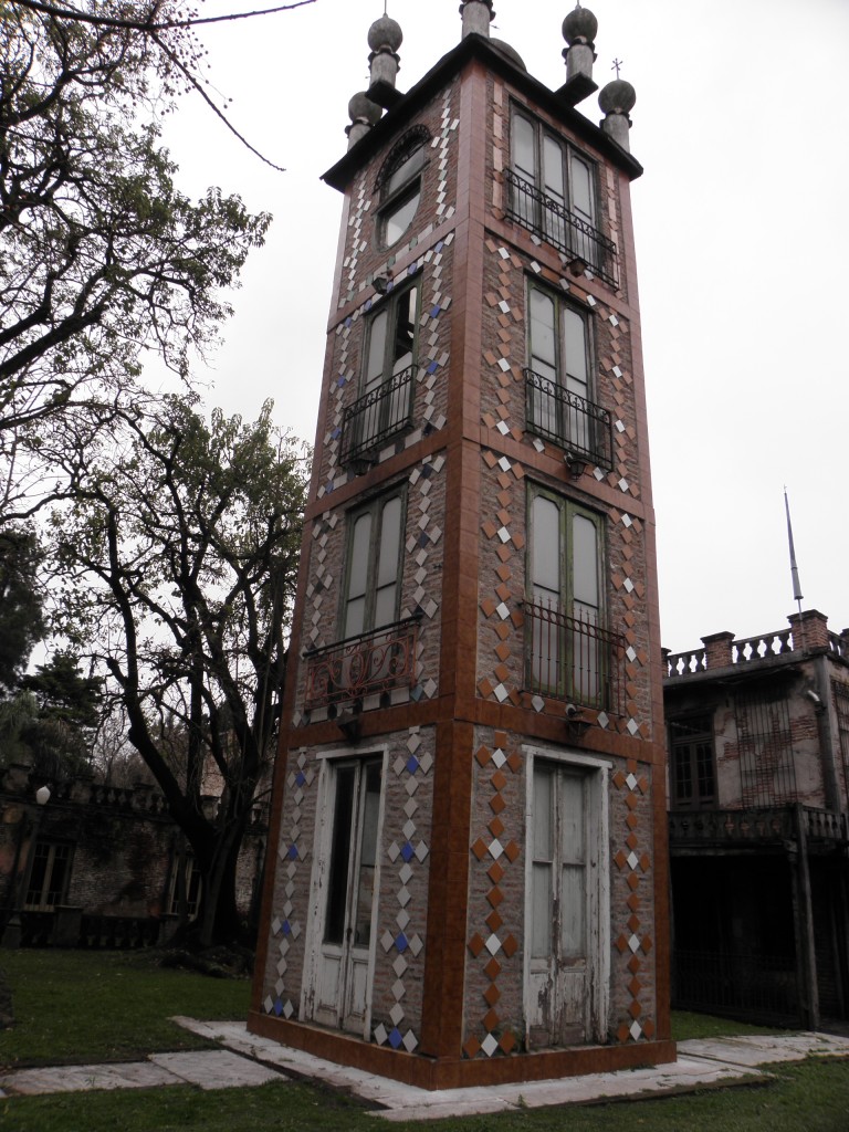 Foto: Campanópolis - González Catán (Buenos Aires), Argentina