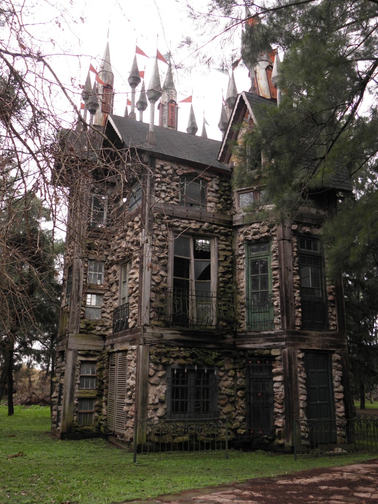 Foto: Campanópolis - González Catán (Buenos Aires), Argentina