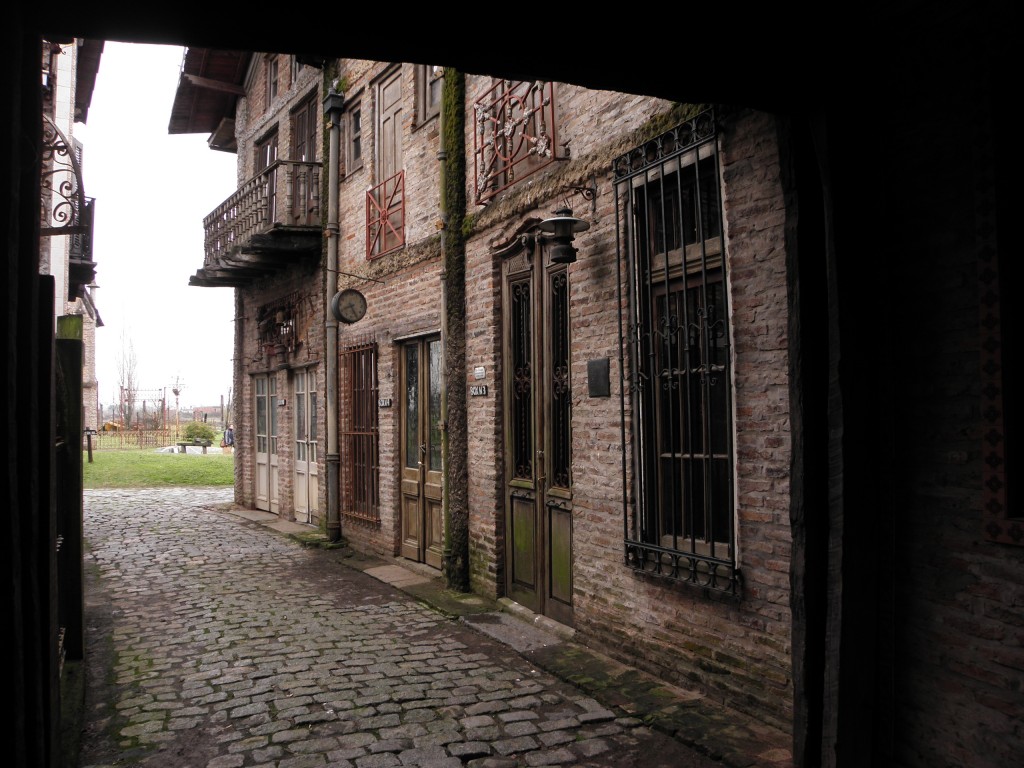 Foto: Campanópolis - González Catán (Buenos Aires), Argentina