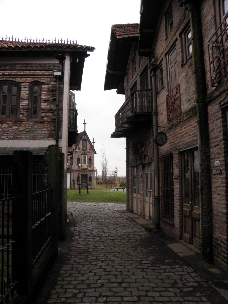 Foto: Campanópolis - González Catán (Buenos Aires), Argentina