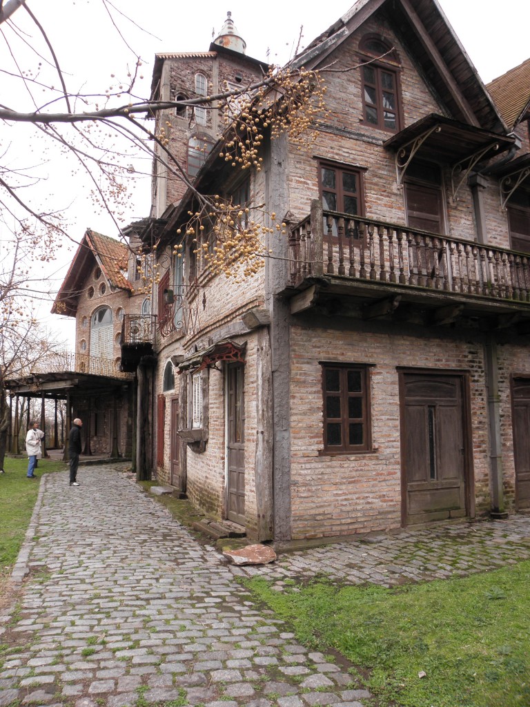 Foto: Campanópolis - González Catán (Buenos Aires), Argentina