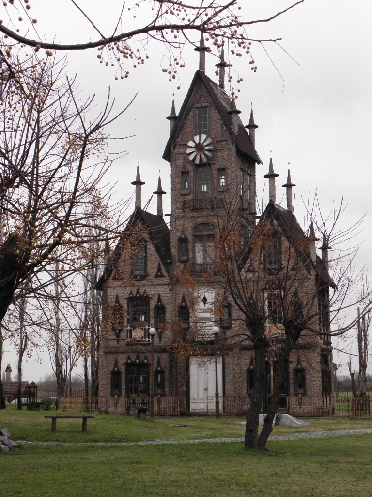 Foto: Campanópolis - González Catán (Buenos Aires), Argentina