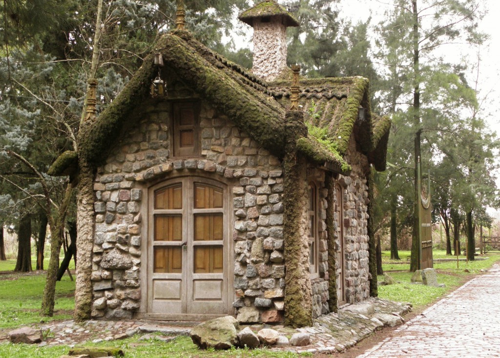 Foto: Campanópolis - González Catán (Buenos Aires), Argentina