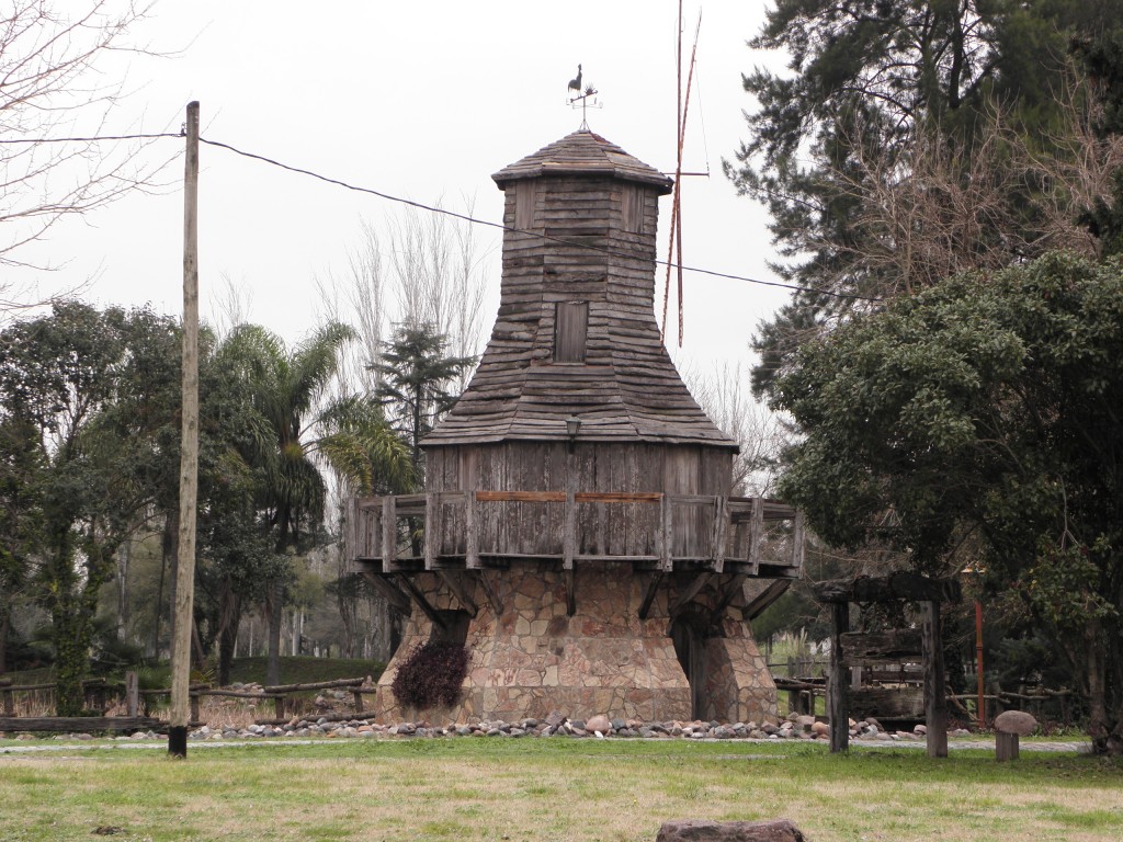 Foto: Campanópolis - González Catán (Buenos Aires), Argentina