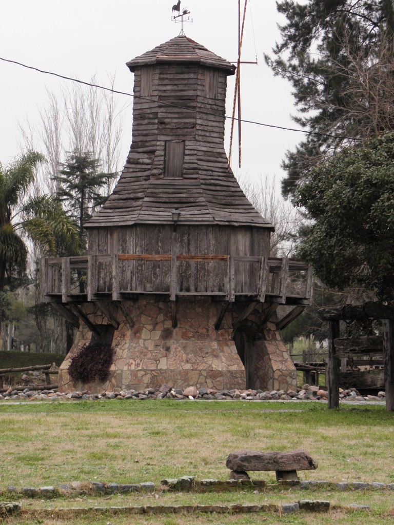 Foto: Campanópolis - González Catán (Buenos Aires), Argentina