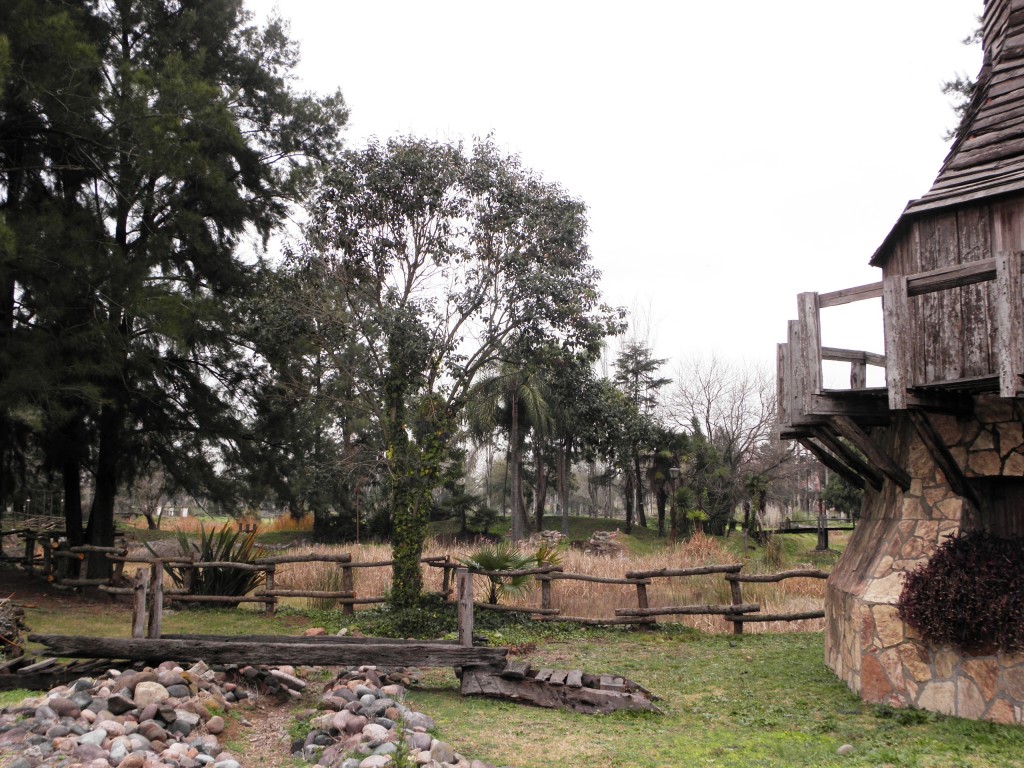 Foto: Campanópolis - González Catán (Buenos Aires), Argentina