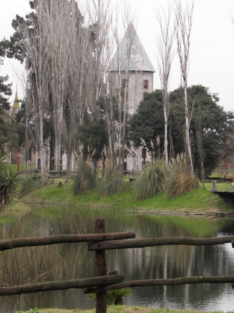 Foto: Campanópolis - González Catán (Buenos Aires), Argentina