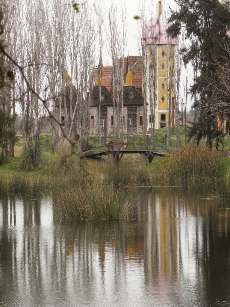 Foto: Campanópolis - González Catán (Buenos Aires), Argentina