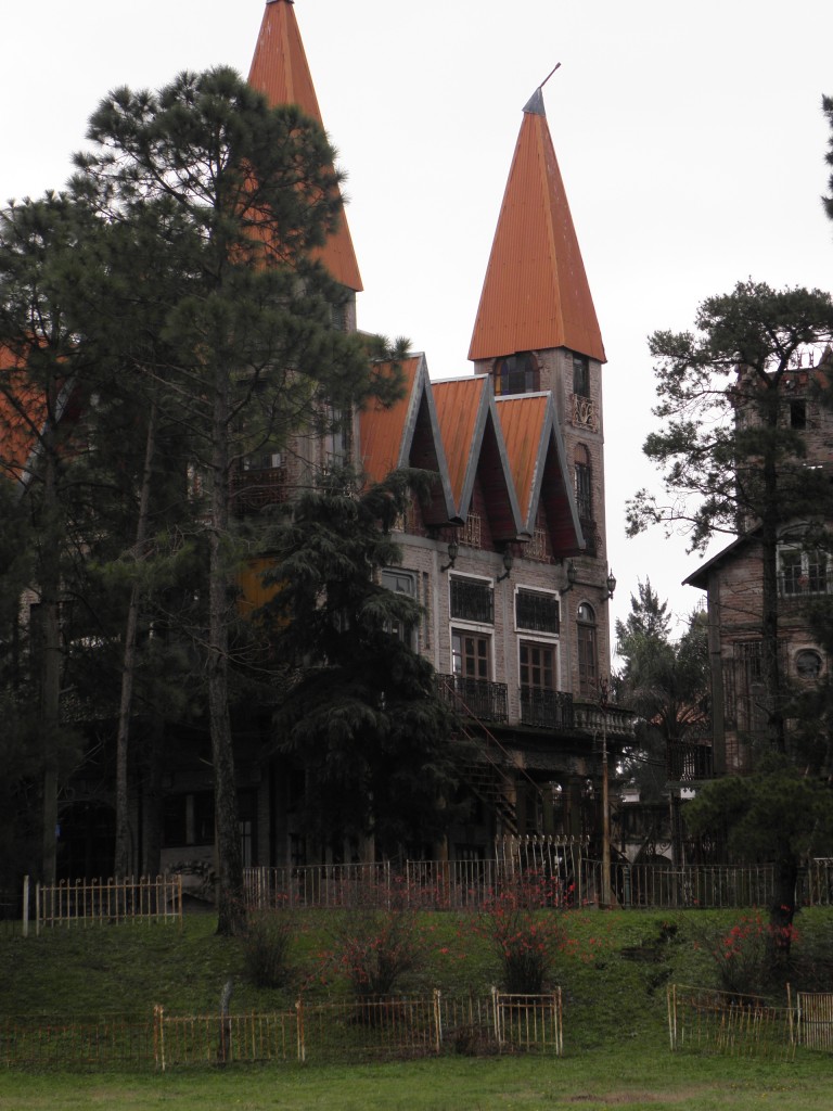 Foto: Campanópolis - González Catán (Buenos Aires), Argentina