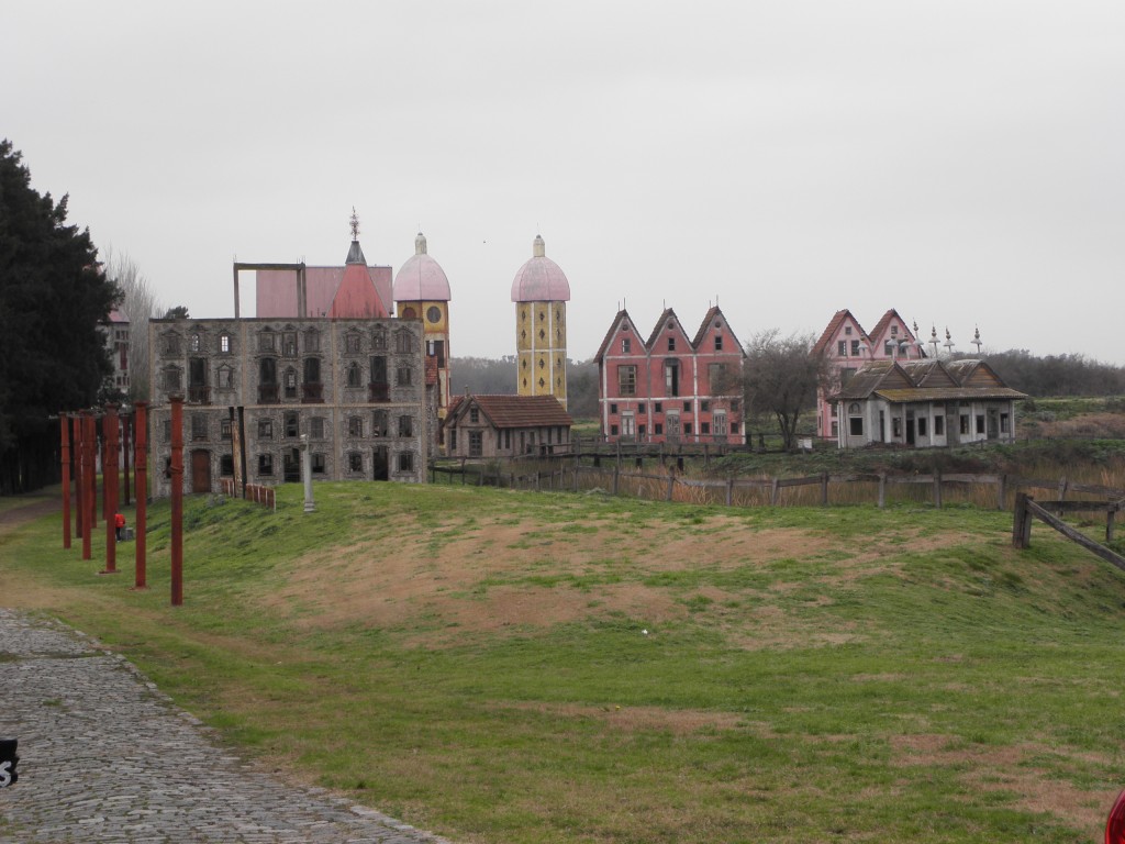 Foto: Campanópolis - González Catán (Buenos Aires), Argentina