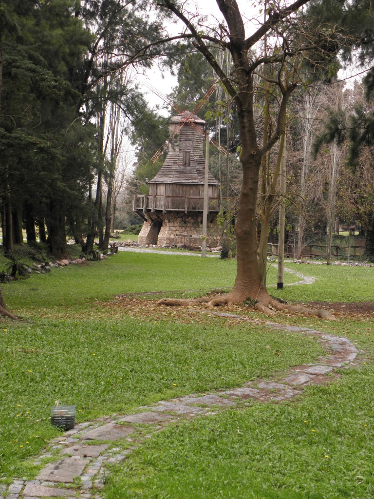 Foto: Campanópolis - González Catán (Buenos Aires), Argentina