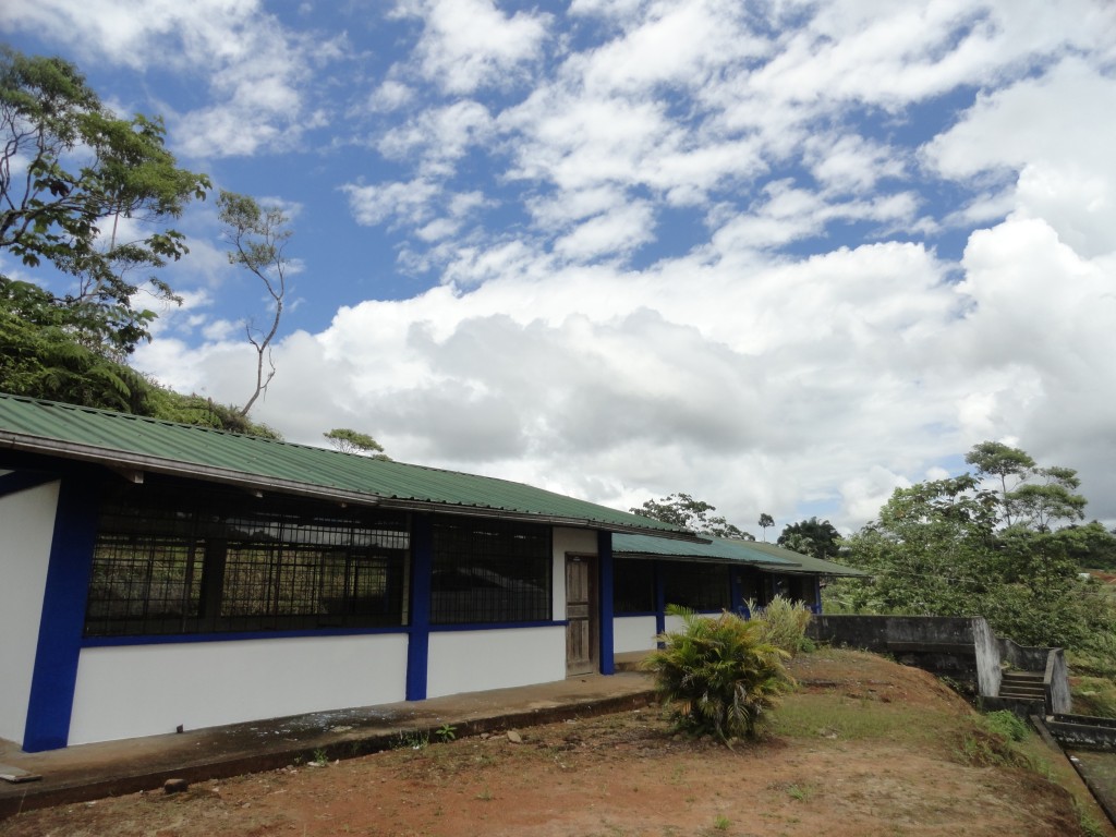 Foto: Colegio - Simón Bolívar (Mushullacta) (Pastaza), Ecuador