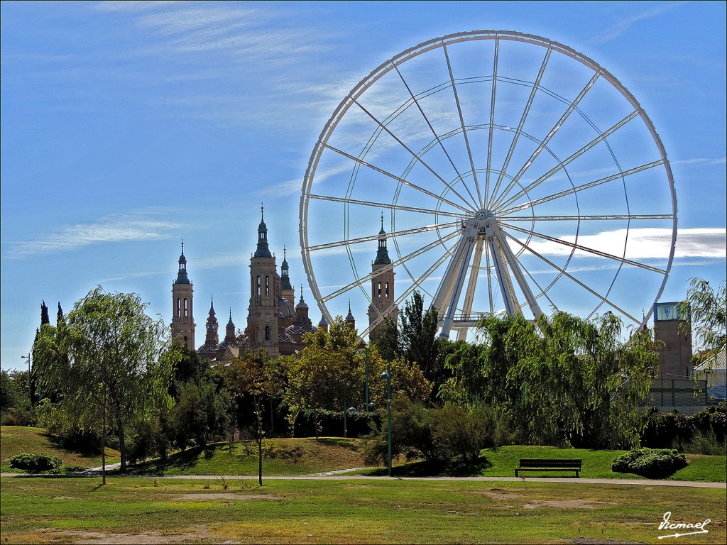 Foto: 130915-51 EL PILAR CON NORIA - Zaragoza (Aragón), España